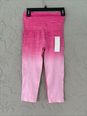 Yelete Pink Ombre Capri Leggings